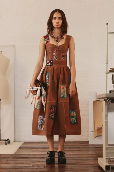 Look 19